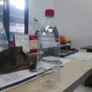 Alternative view of Chai Vuông 1 lít cổ 30